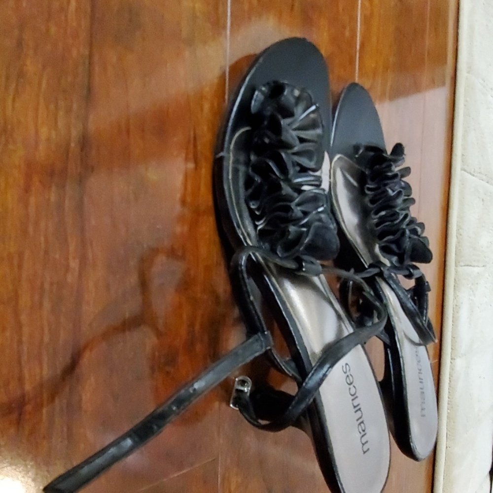 Heels - Picture 2 of 3